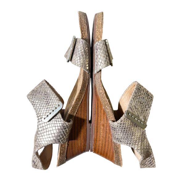 Sofft Verdi II Adjustable Wedge Comfort Sandal, Metallic Snakeskin | 8.5 - Picture 3 of 8